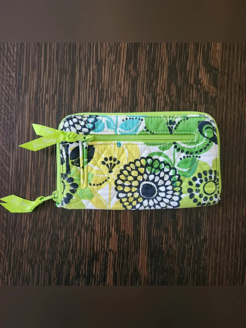 Vera Bradley "Limes Up" Wallet EUC $19 - Picture 1 of 6